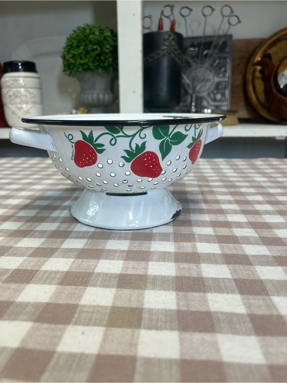 Vintage teleflora 1983 strawberry colander strainer enamel grandma core